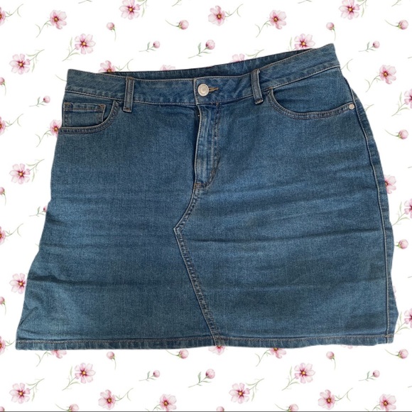 Denim mini skirt ๐ฆ๐ค๐ Size AU 12 - Picture 2 of 2